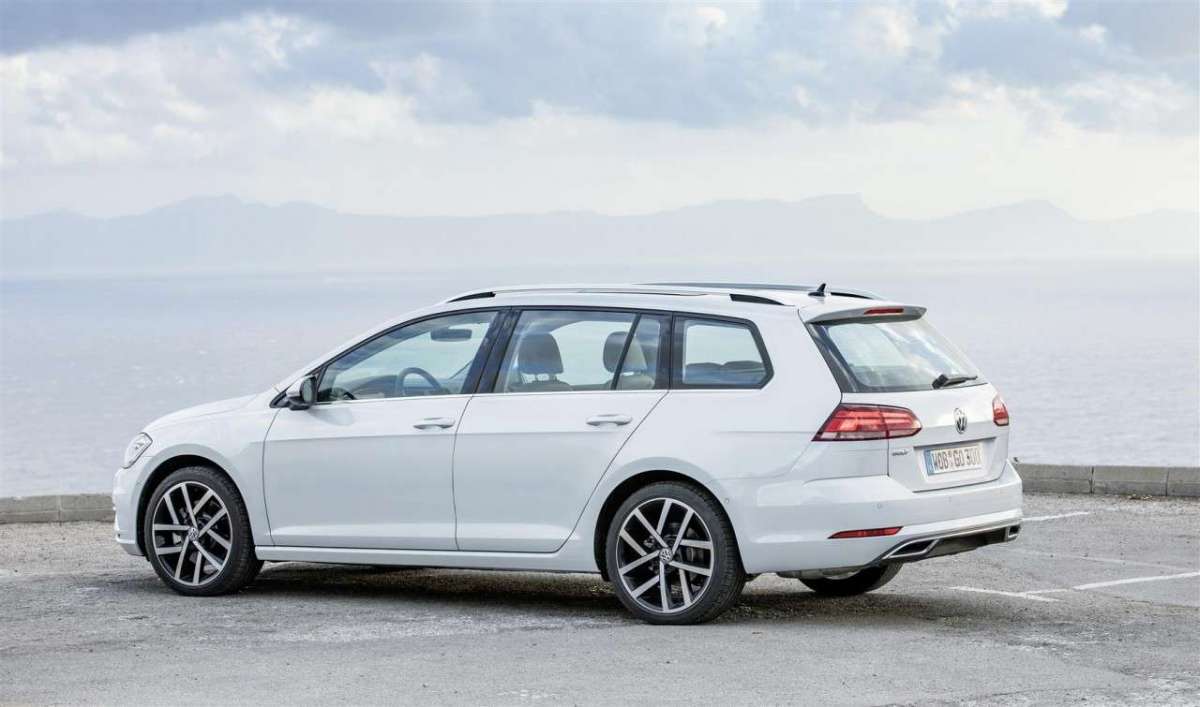 Laterale posteriore della Golf Variant Restyling 2017