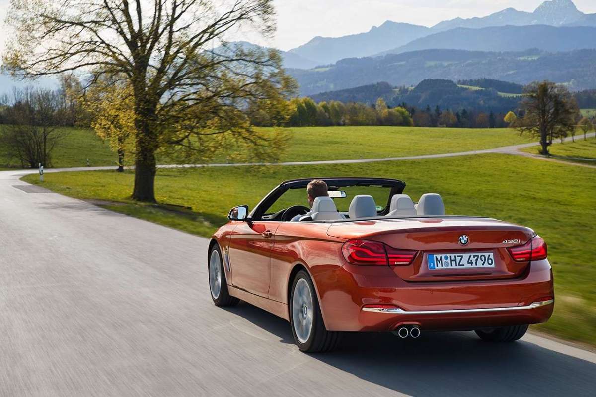 Serie 4 Cabrio 2017 in movimento