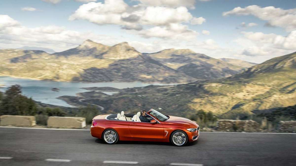 Serie 4 Cabrio 2017 su strada