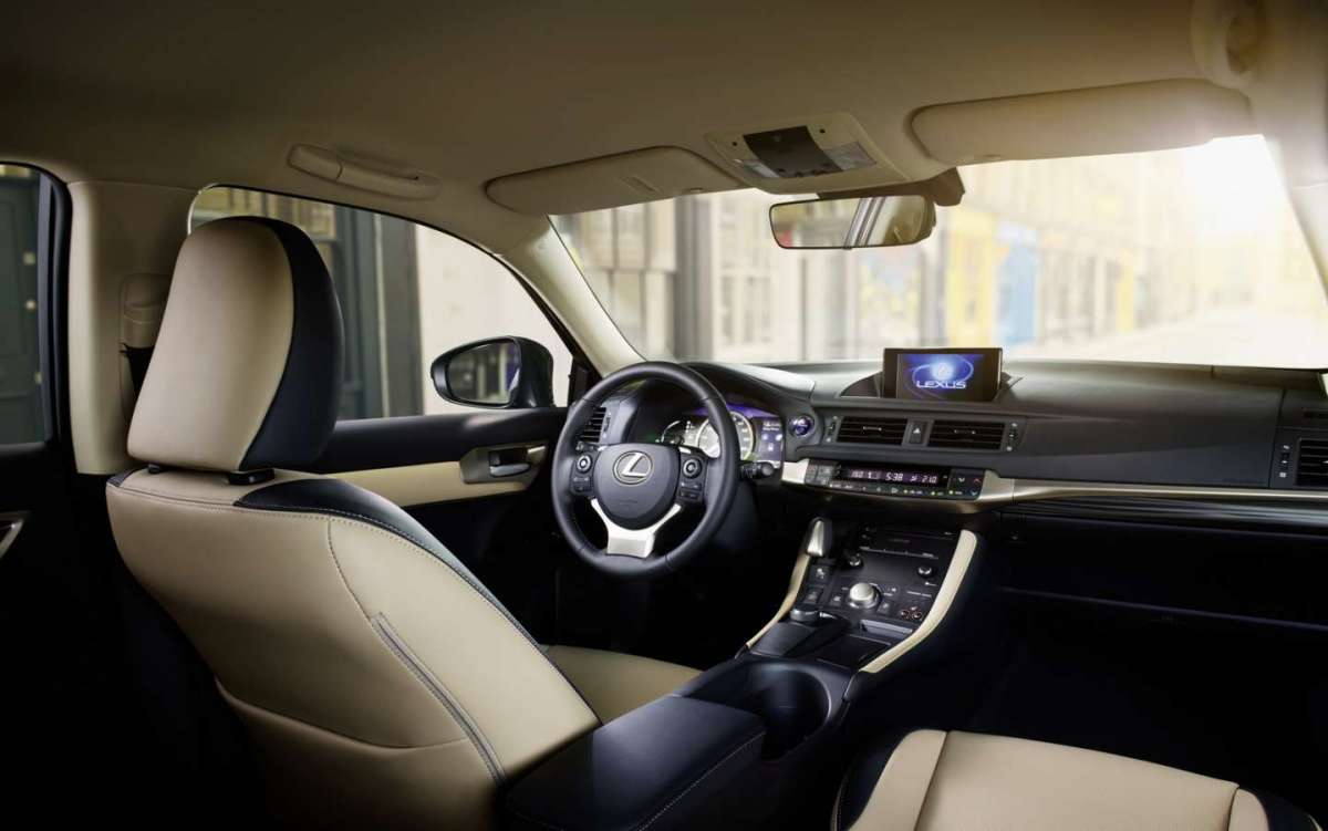 Navigatore satellitare Lexus CT