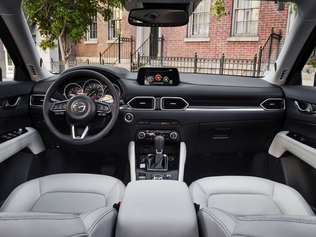 Mazda CX-5 2017 interni plancia