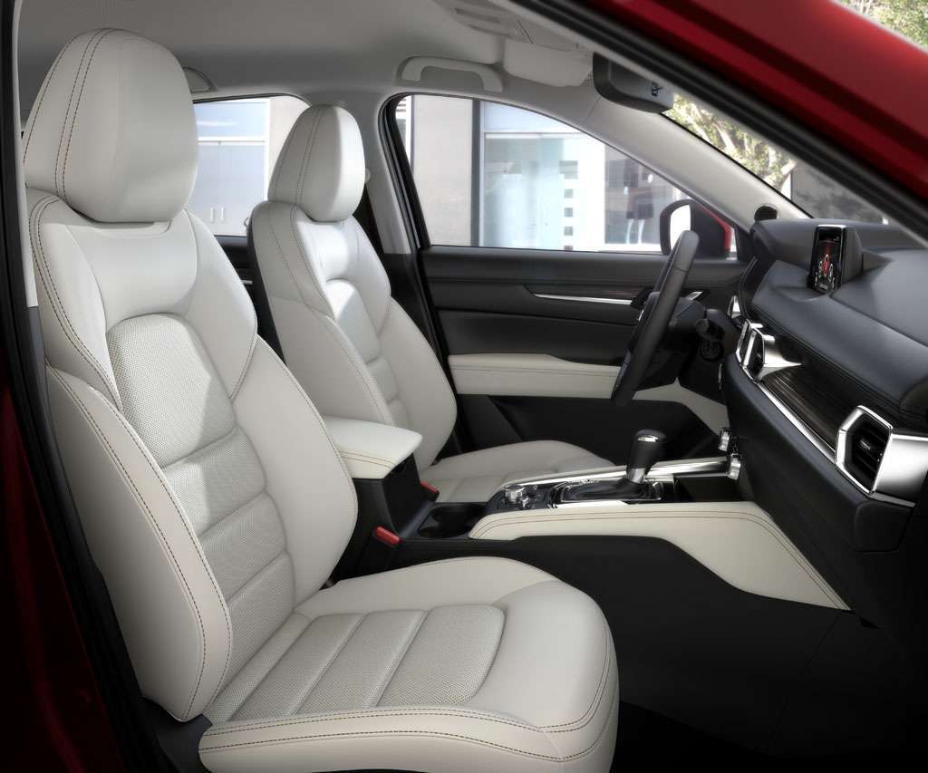 Mazda CX-5 2017 interni sedili