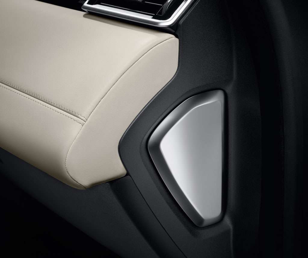 Range Rover Velar 2018 interni rivestimenti