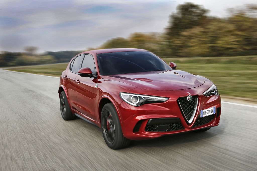 Novità auto 2018 Alfa Romeo Stelvio Quadrifoglio motore