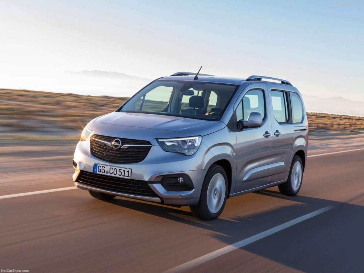 Opel Combo Life Visto di Tre Quarti