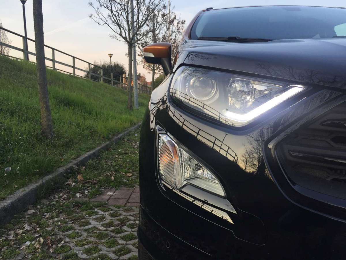Ford EcoSport ST Line, fendinebbia anteriori