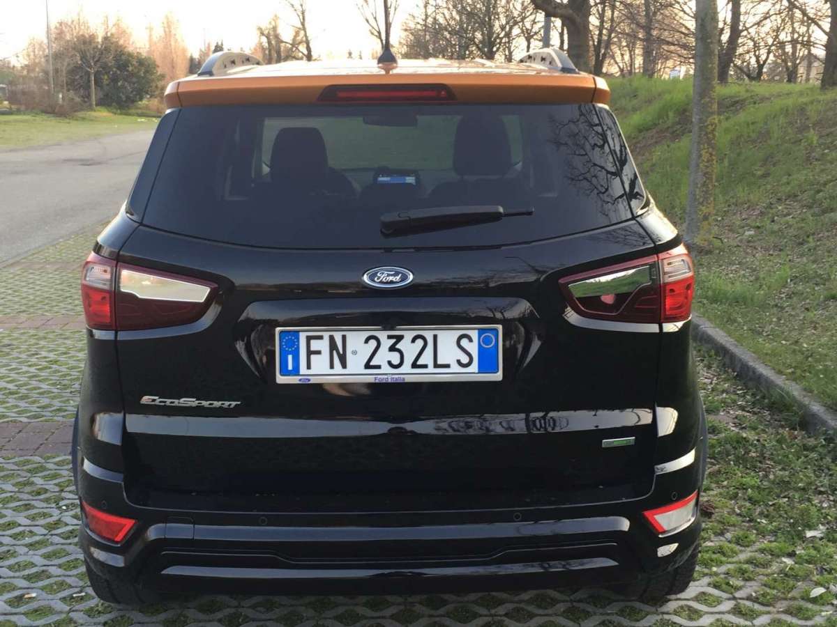 Ford EcoSport ST Line, posteriore
