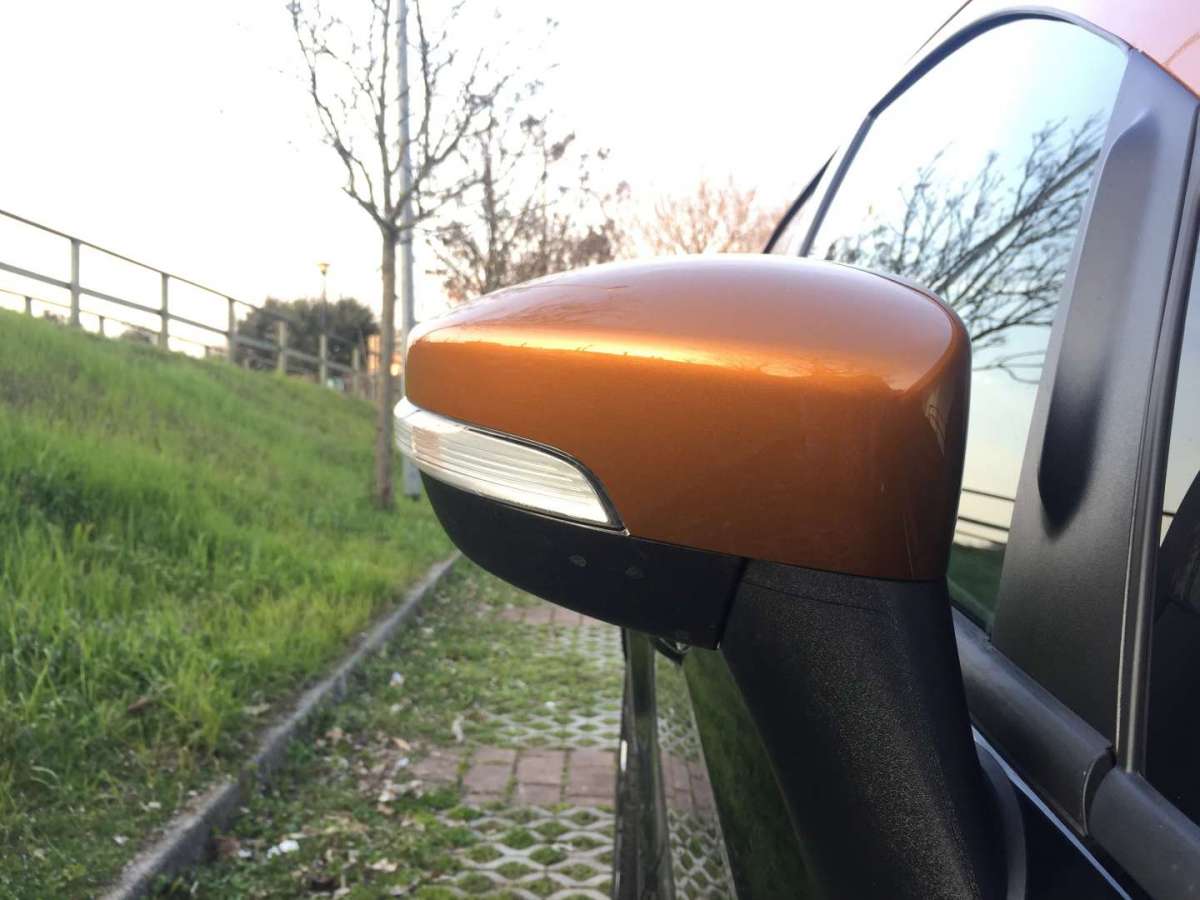 Ford EcoSport ST Line, retrovisori elettrici