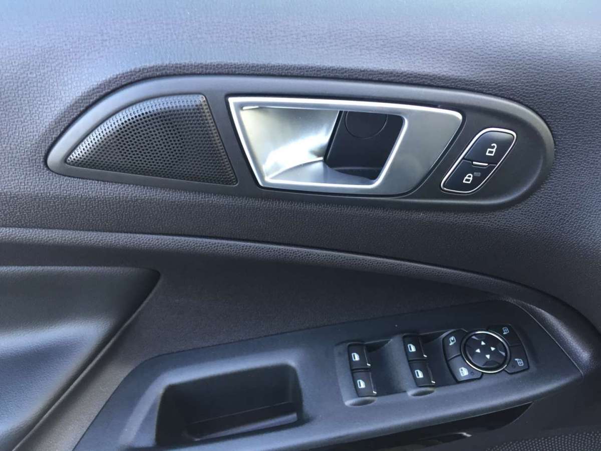 Nuova Ford EcoSport ST Line , comandi porteria