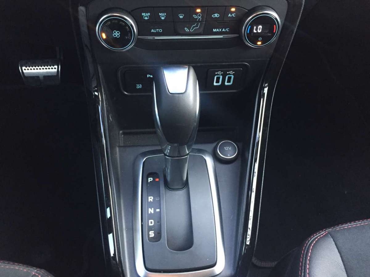 Nuova Ford EcoSport ST Line, cambio automatico
