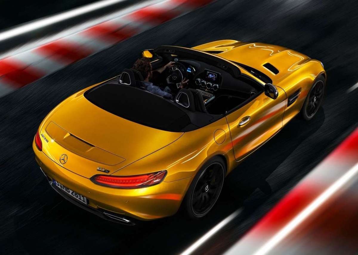 Mercedes AMG GT S Roadster dall'alto