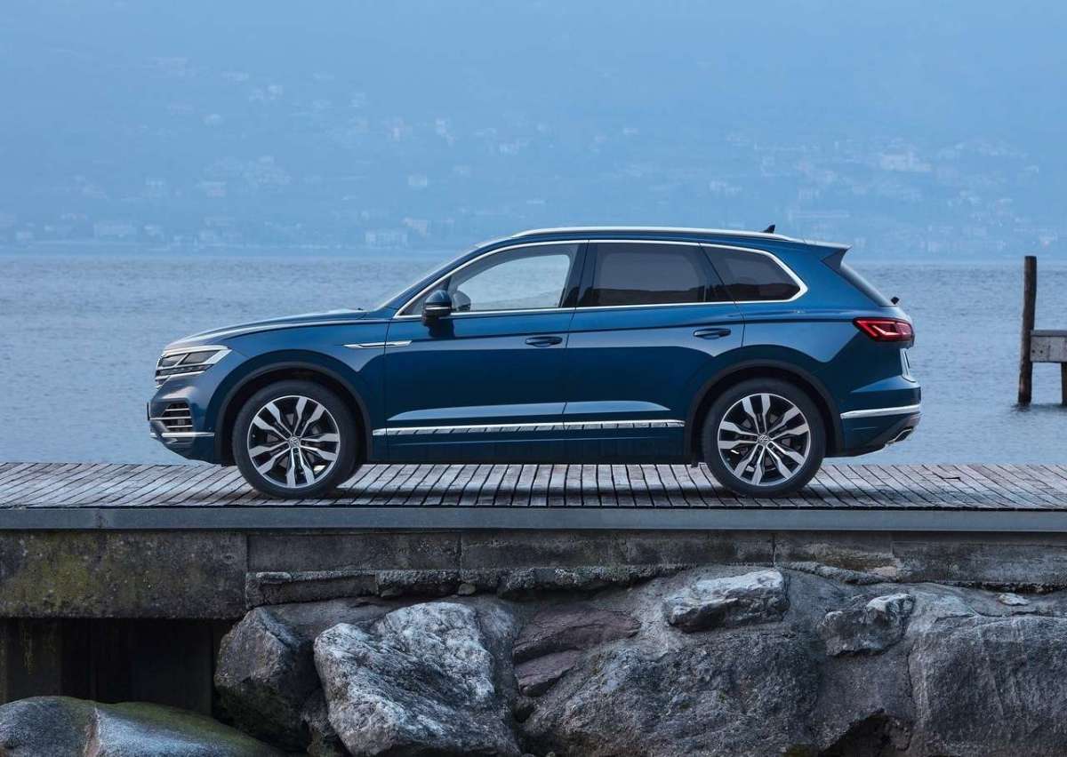 Volkswagen Touareg 2018 di profilo