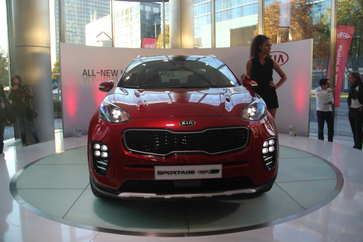 Nuova Kia Sportage 2018 luci a LED