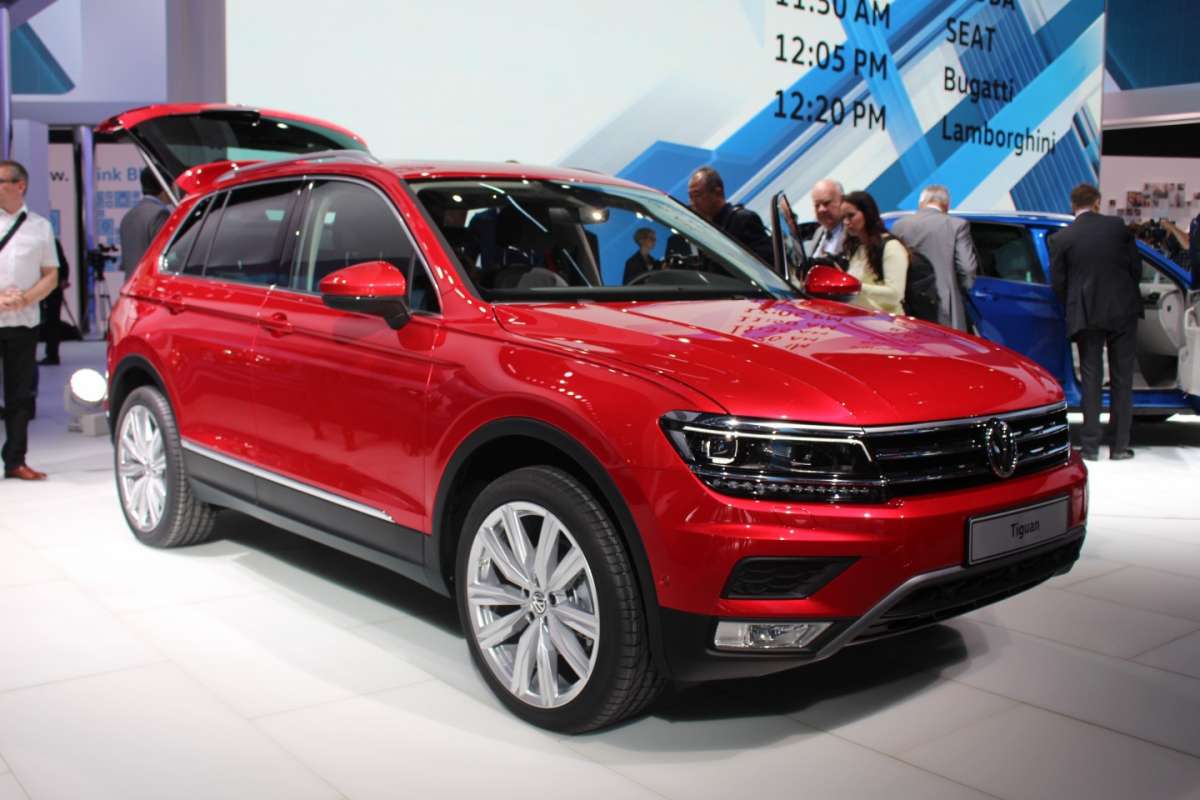 Nuova Volkswagen Tiguan 2018 offroad rossa