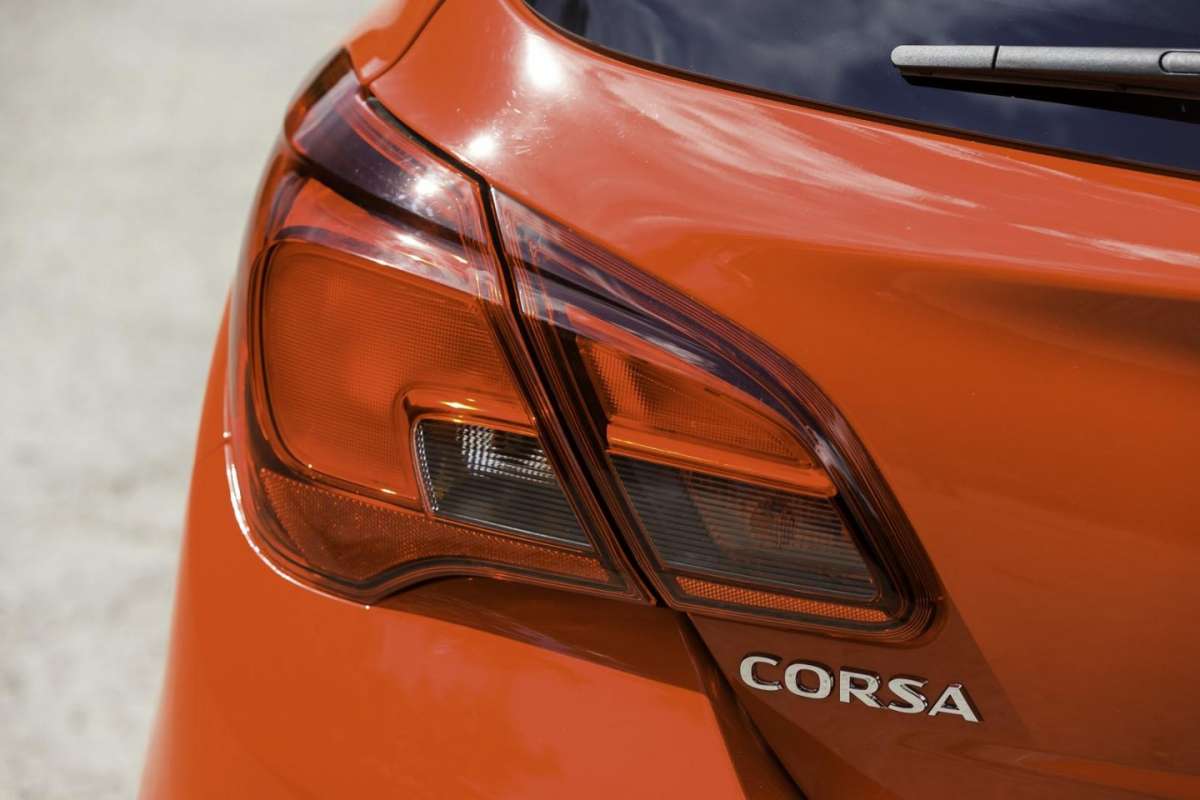 Scritta posteriore Corsa