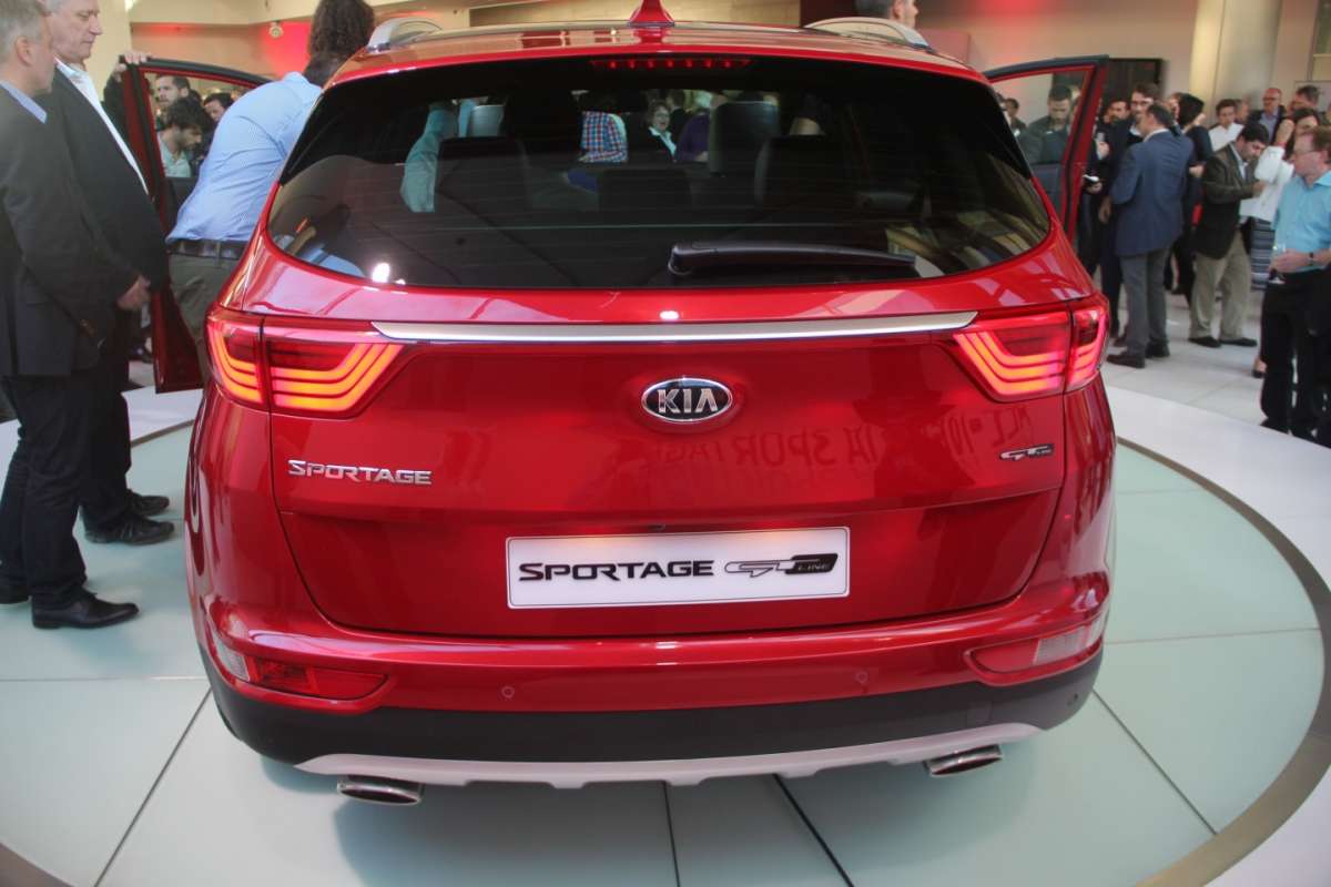 Vista da dietro della nuova Sportage