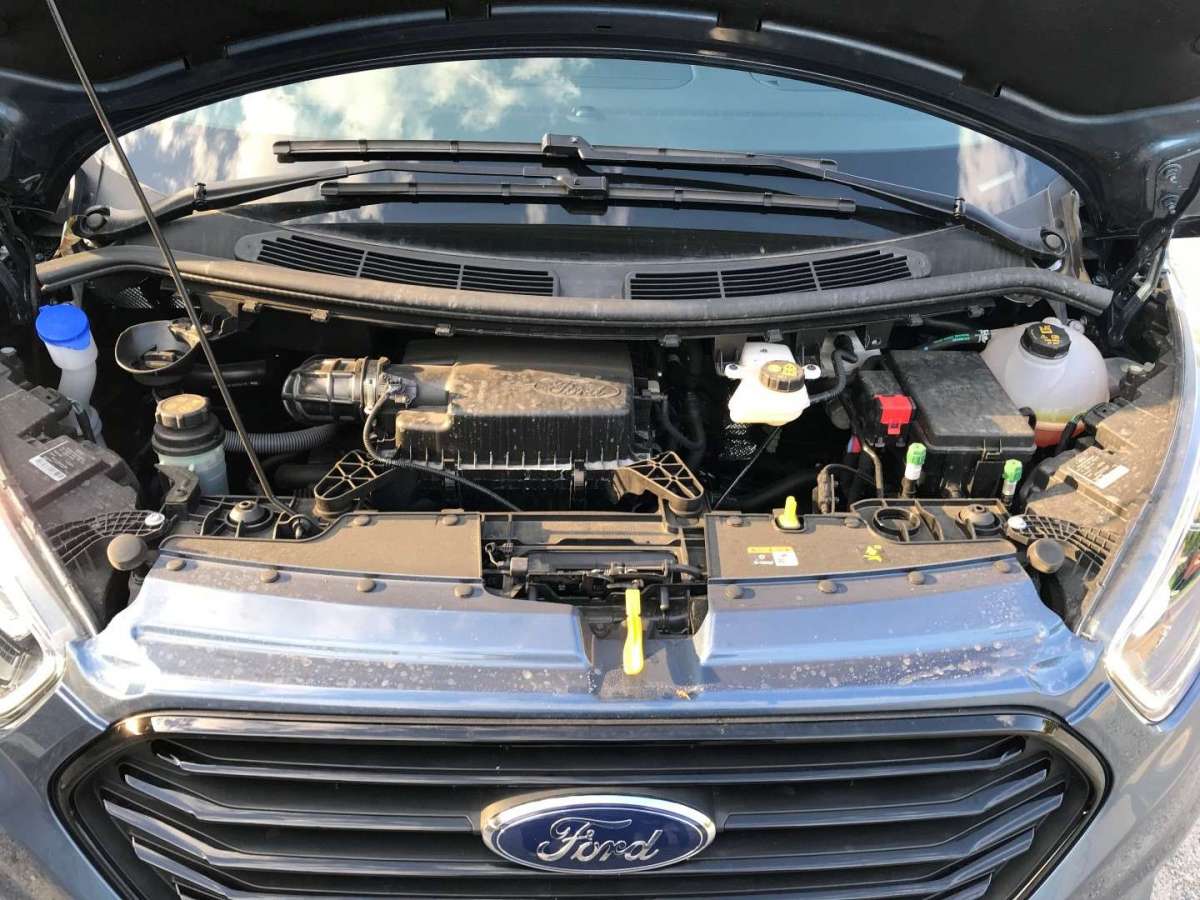 Ford Tourneo Custom 2018 motore 2.0 EcoBlue diesel
