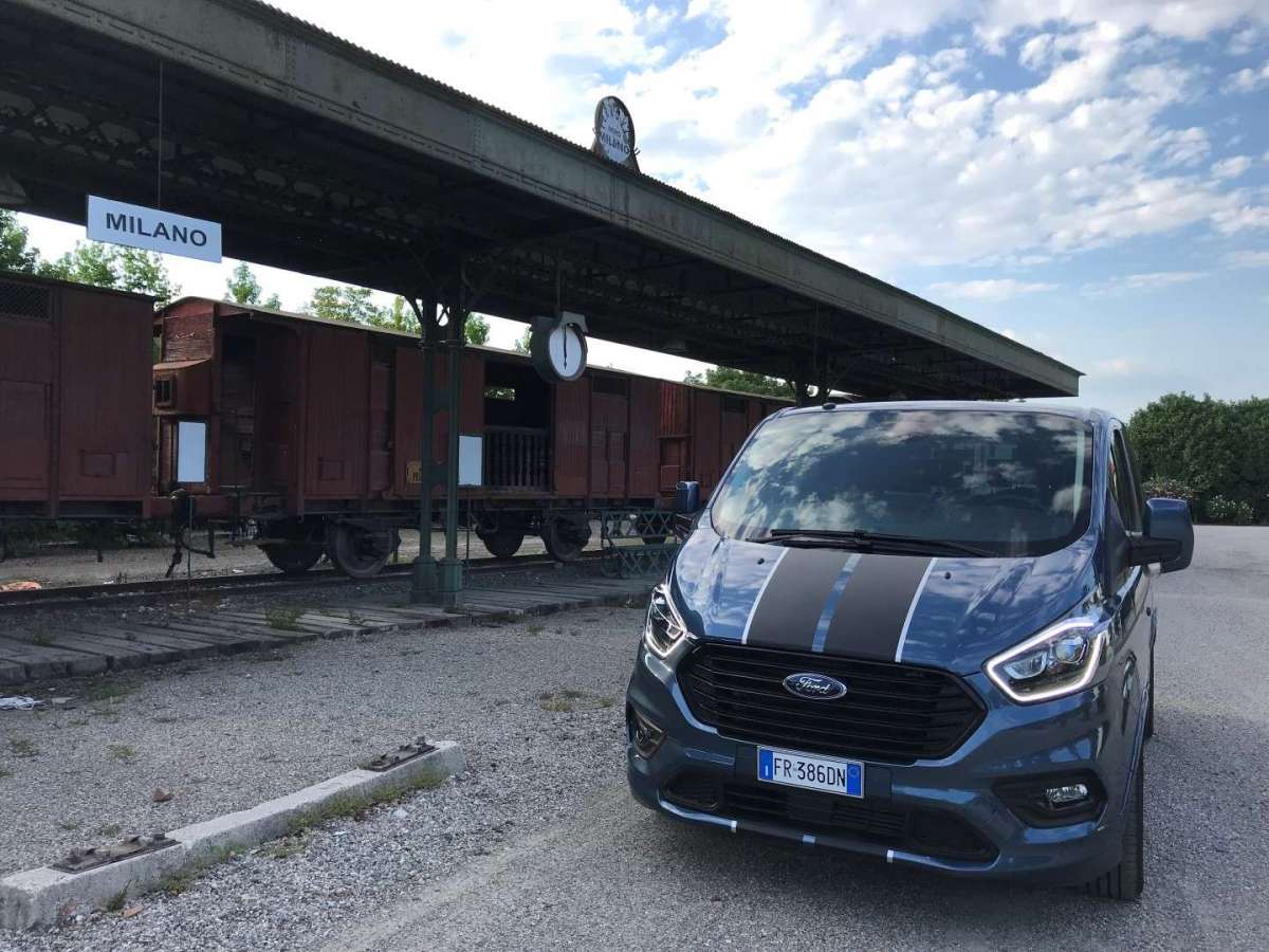 Ford Tourneo Custom 2018 prova su strada