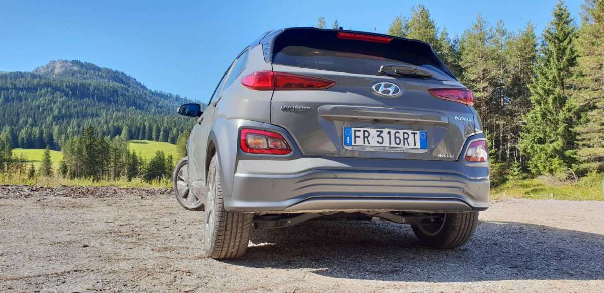 Hyundai Kona Electric posteriore