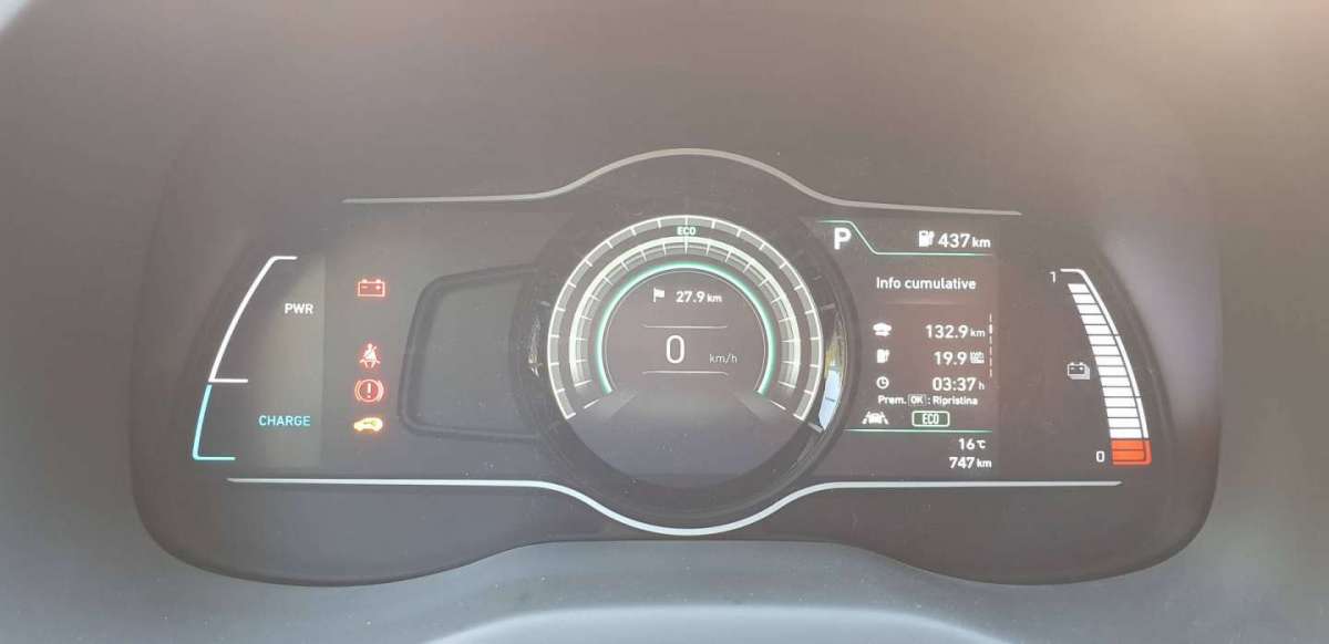 Hyundai Kona Electric strumentazione