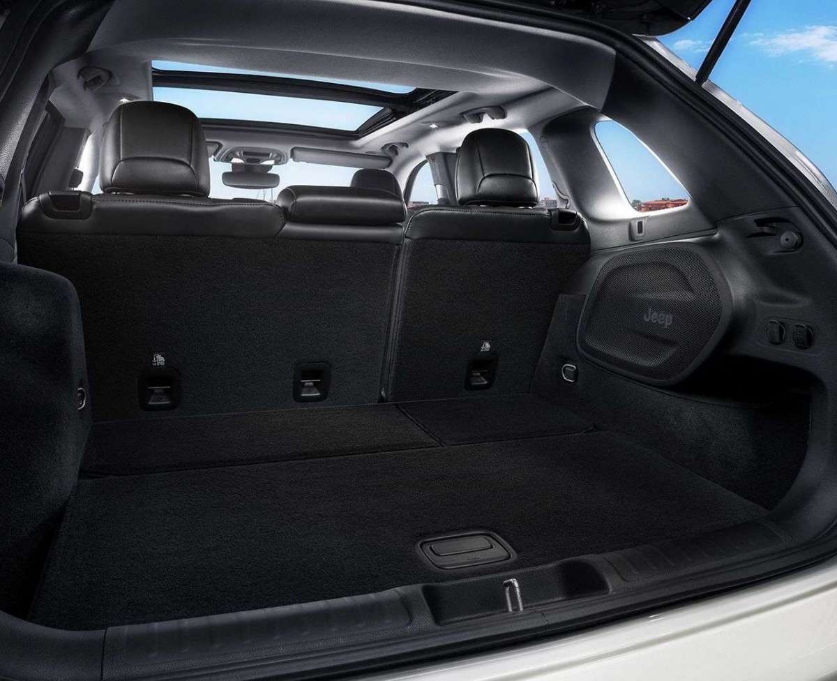 Jeep Cherokee 2019 bagagliaio