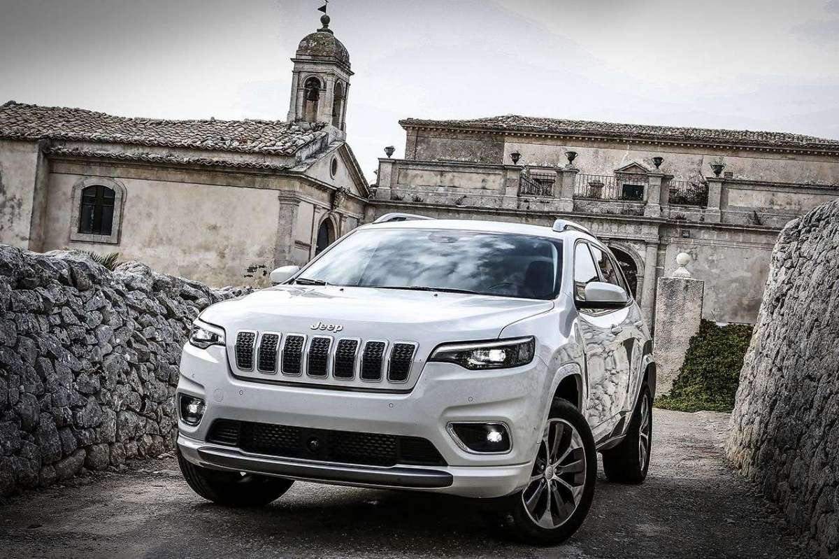 Jeep Cherokee 2019 fari full LED