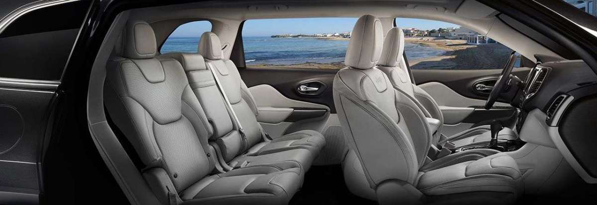 Jeep Cherokee 2019 interni