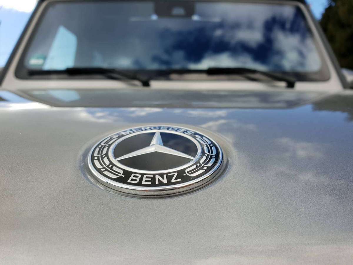 Mercedes Classe G stemma sul cofano