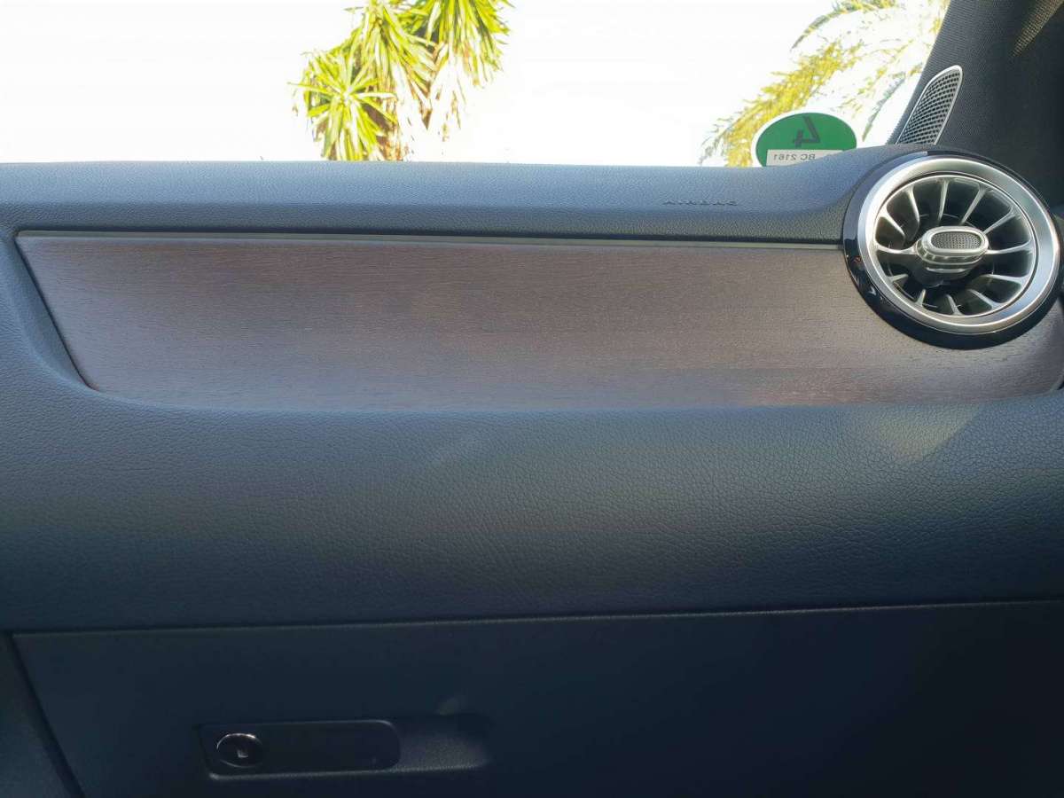 Mercedes Classe B inserti plancia