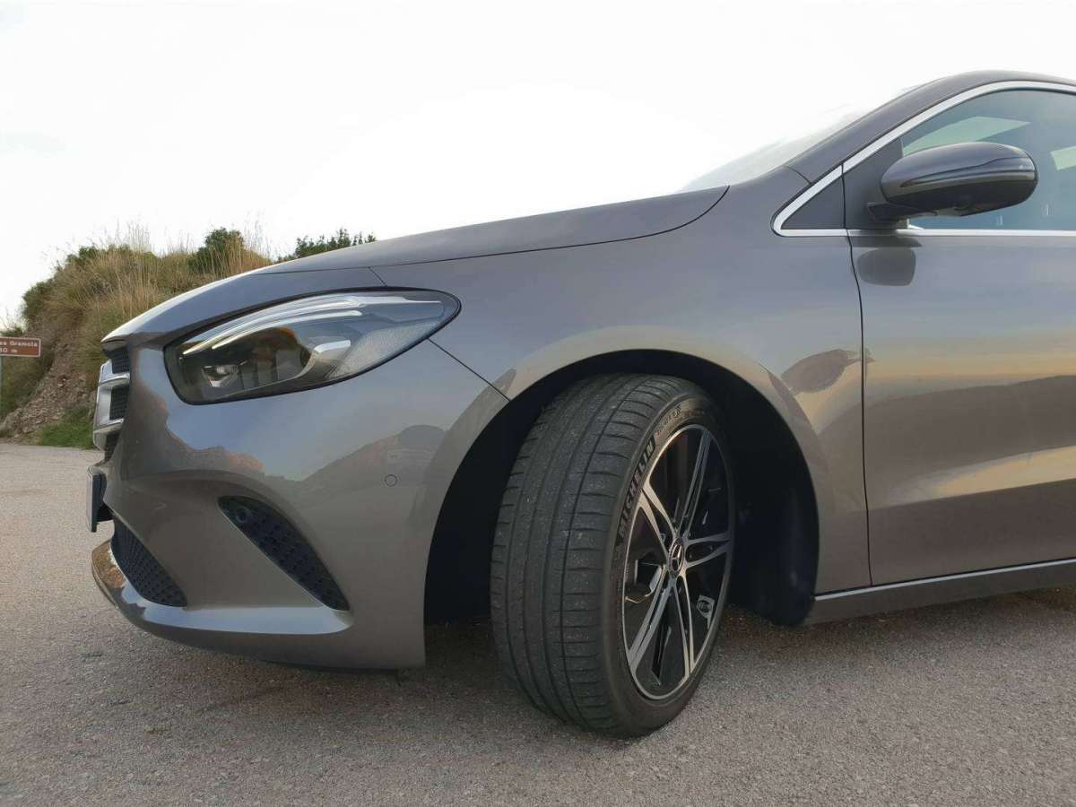 Mercedes Classe B profilo muso