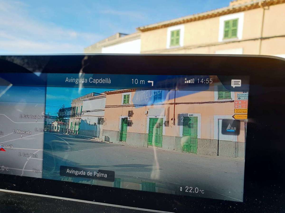Mercedes Classe B realtà aumentata
