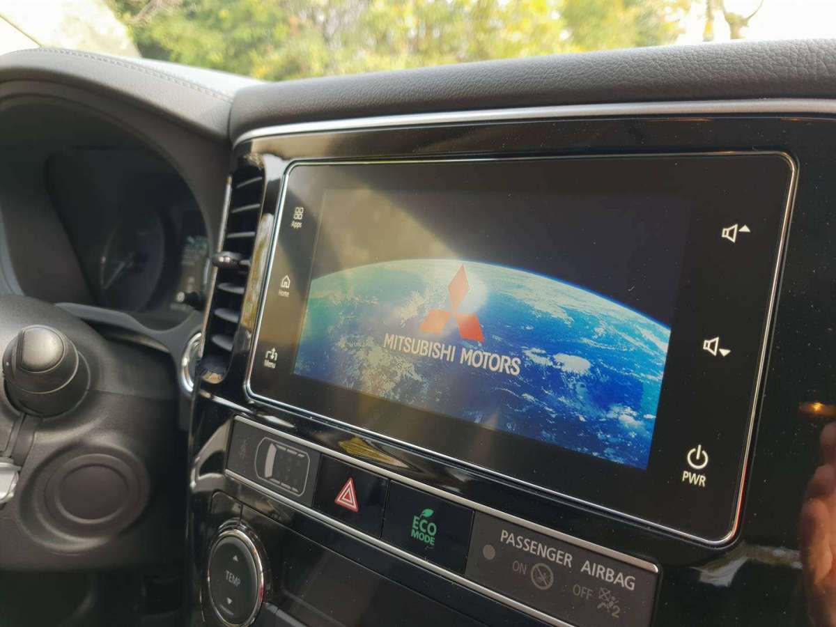 Mitsubishi Outlander PHEV 2019 presentazione