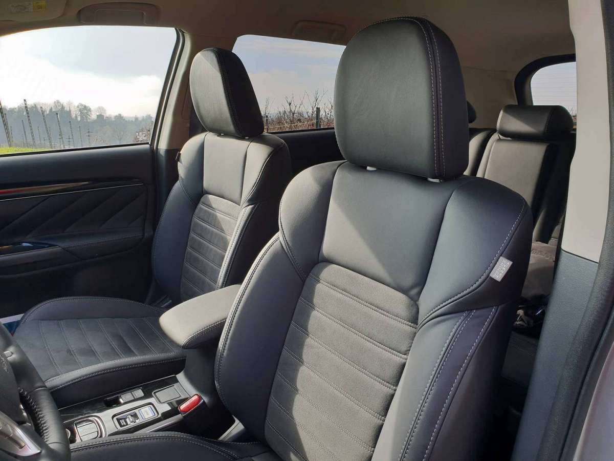 Mitsubishi Outlander PHEV 2019 sedili