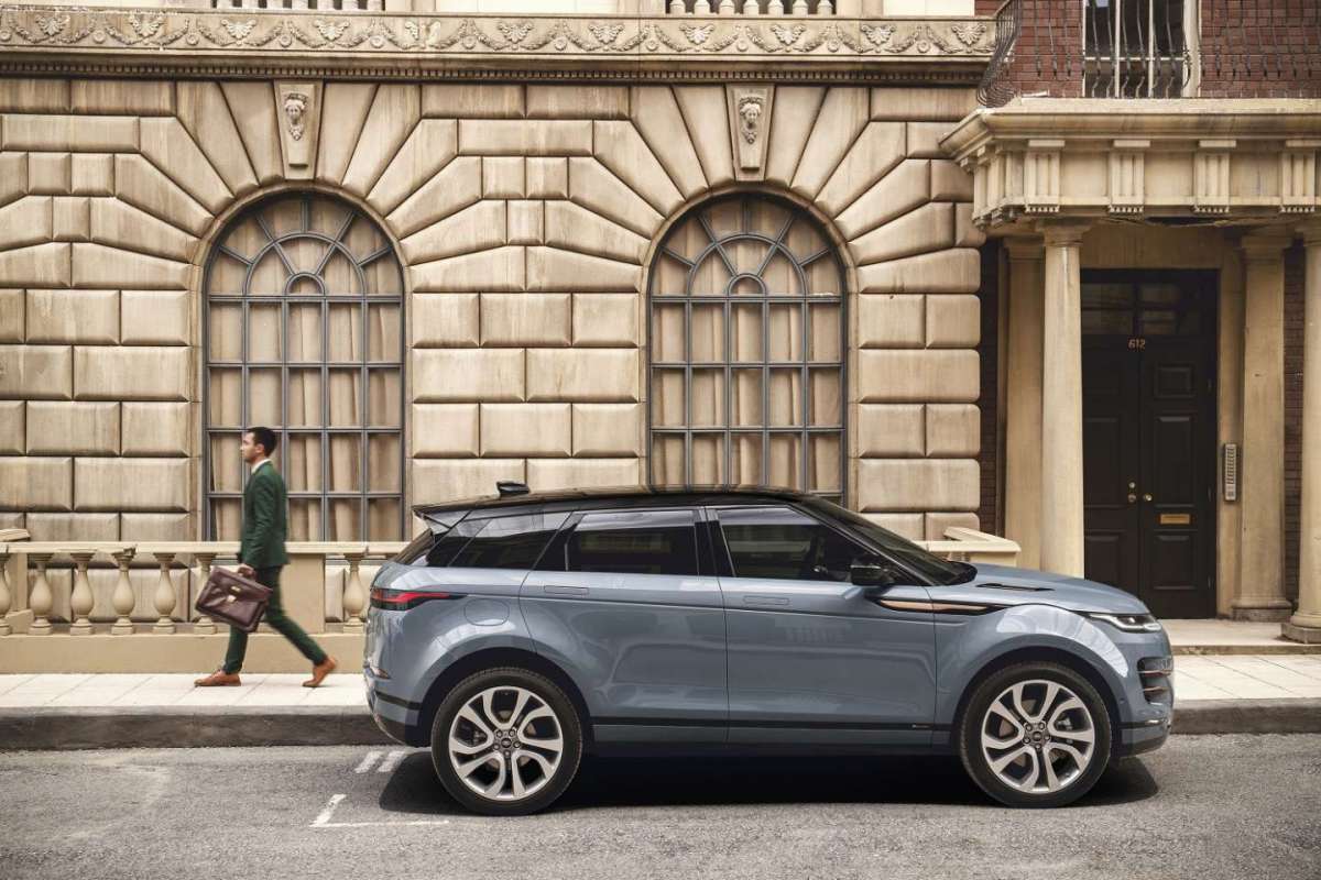 Nuovo Range Rover Evoque di profilo