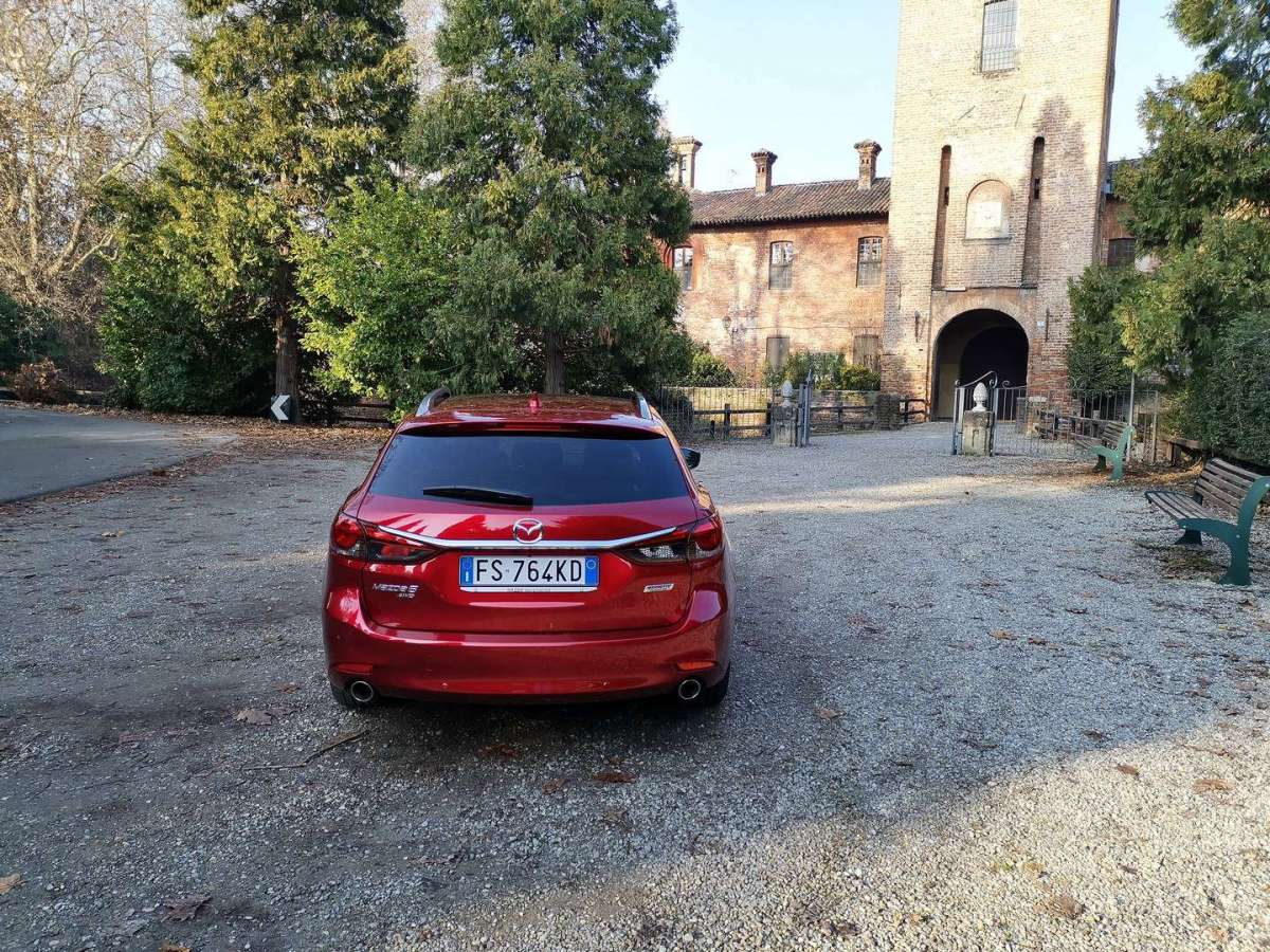 Mazda 6 Station Wagon dietro