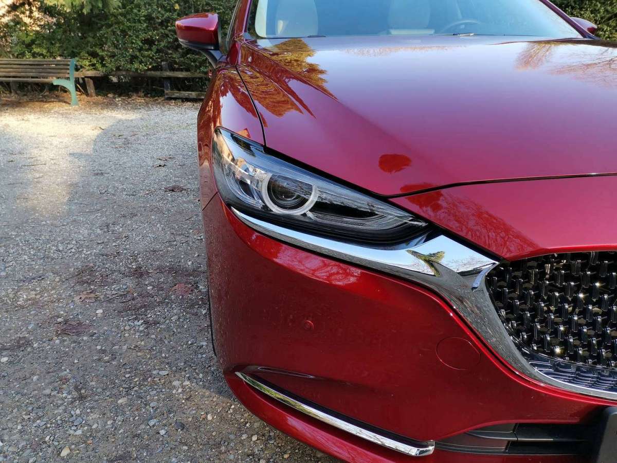 Mazda 6 Station Wagon faro a LED