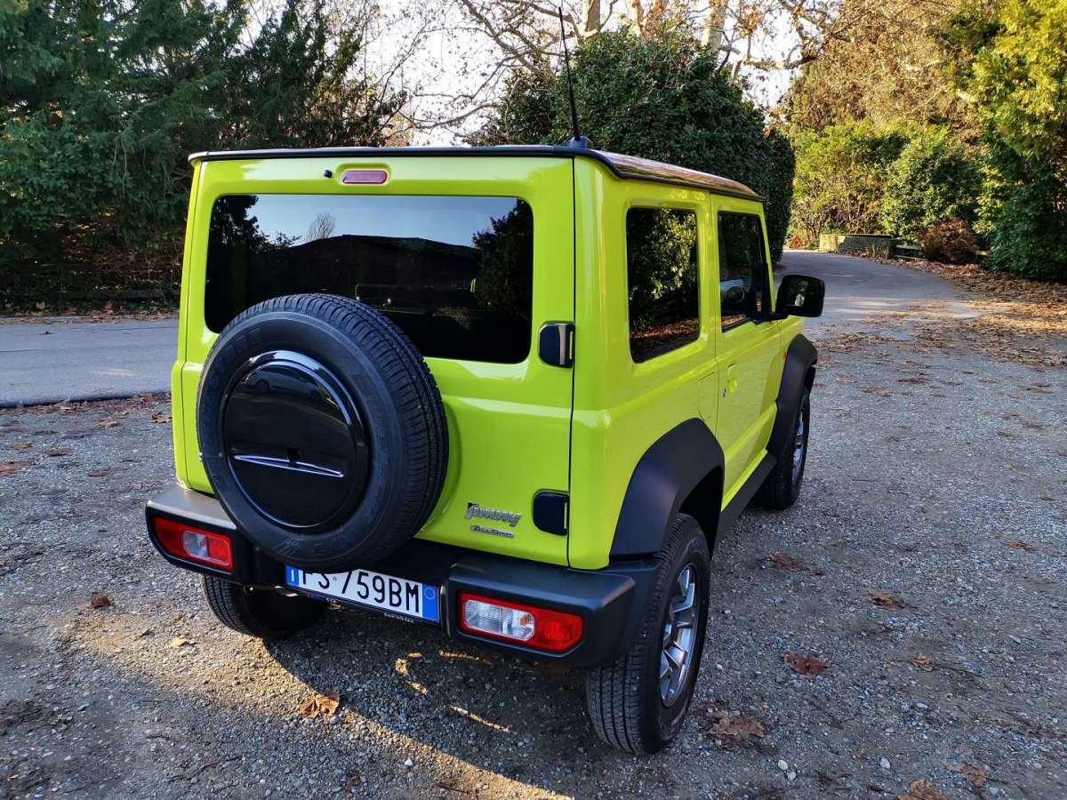 Posteriore Suzuki Jimny 2019