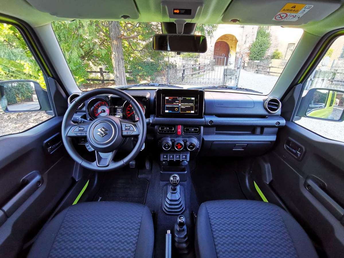 Suzuki Jimny 2019 interni