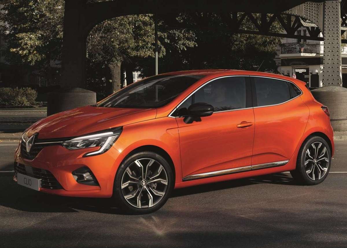 Nuova Renault Clio angolo avanti