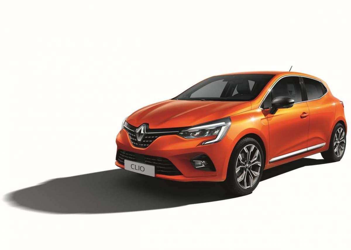 Nuova Renault Clio avanti