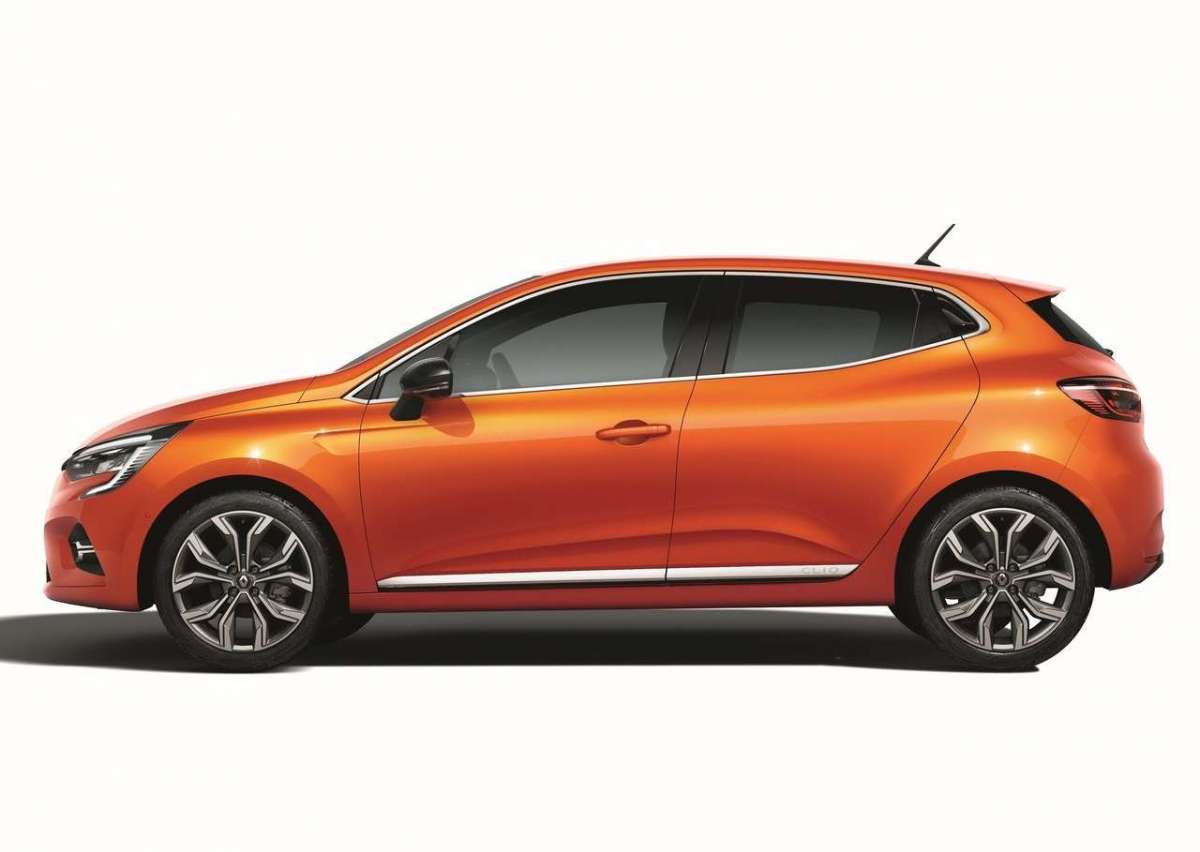 Nuova Renault Clio di profilo