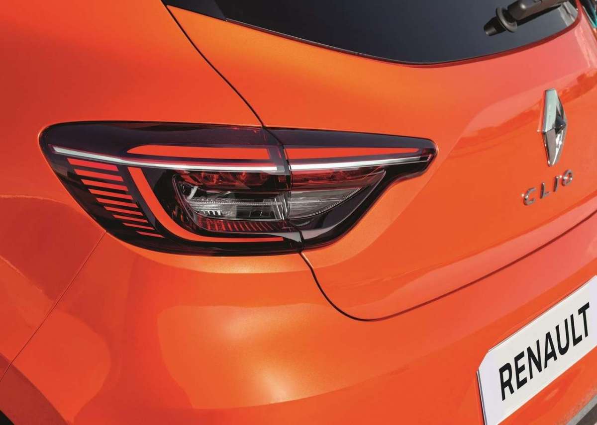 Nuova Renault Clio stop posteriore