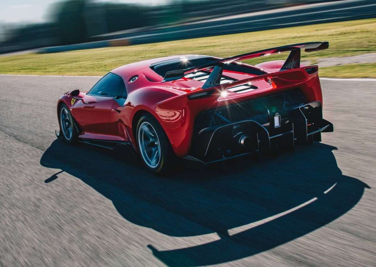 Ferrari P80C da dietro
