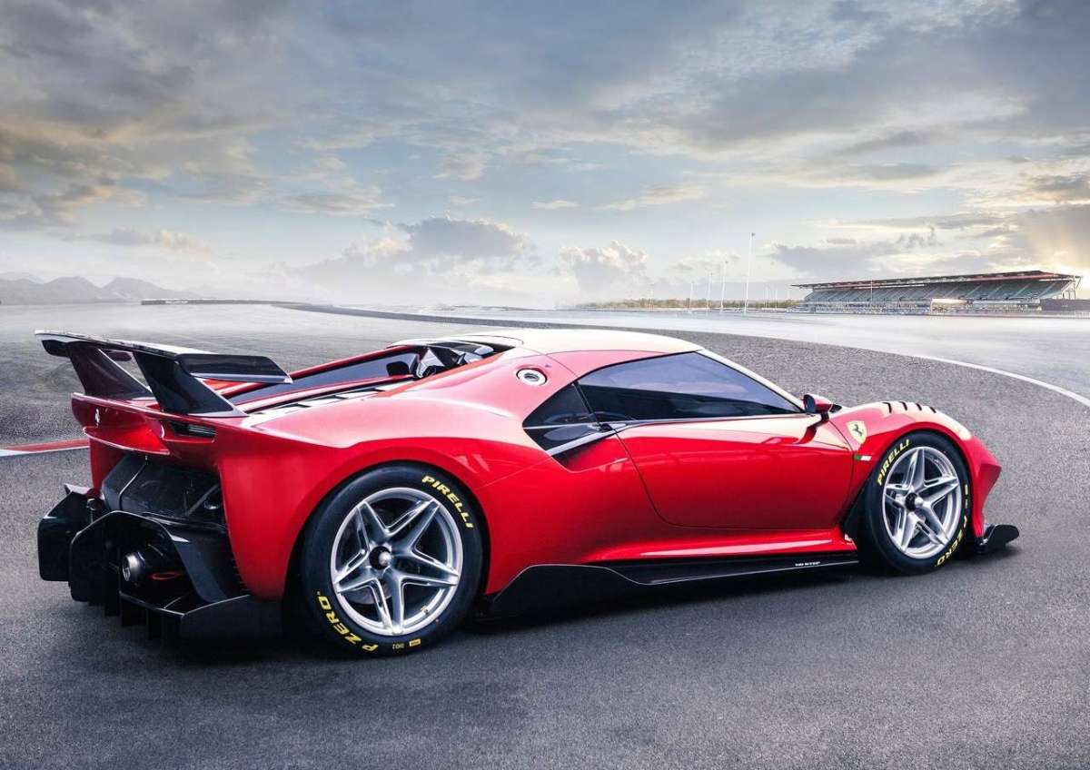 Ferrari P80C di lato