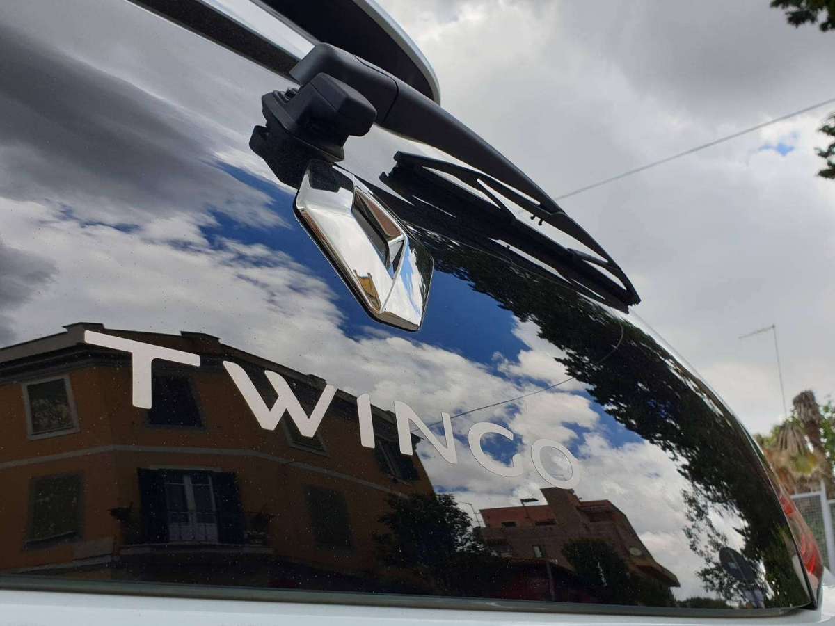 Renault Twingo badge