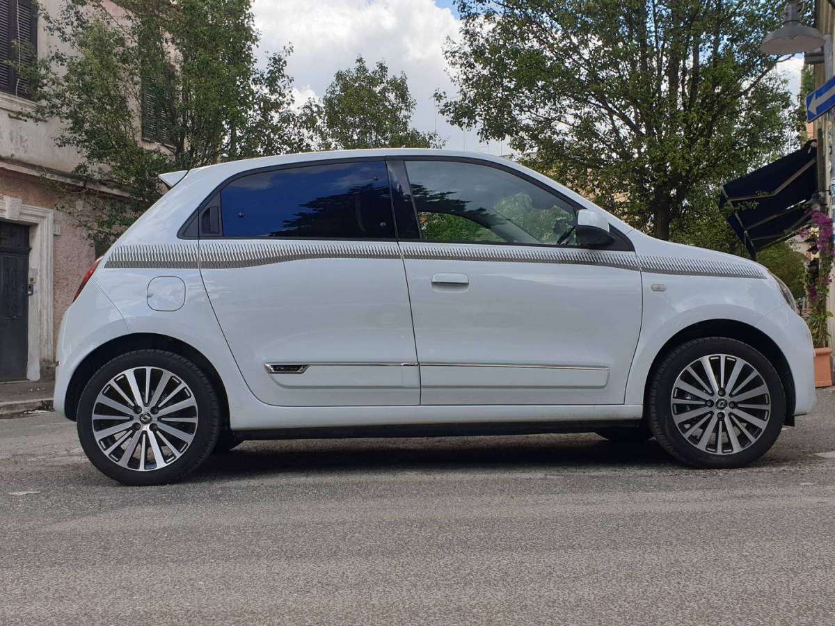 Renault Twingo di lato