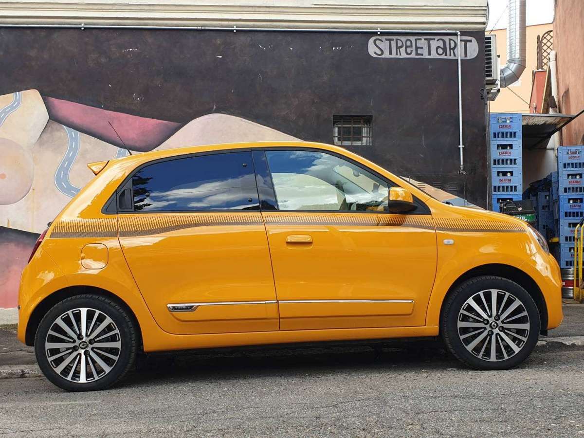 Renault Twingo di profilo