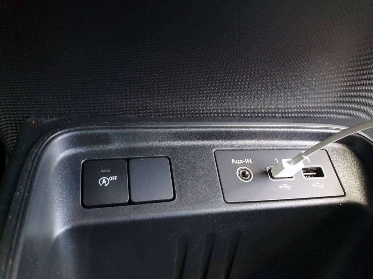 Renault Twingo prese USB