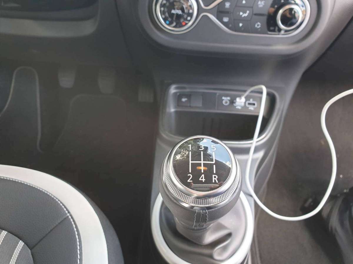 Renault Twingo tunnel con cambio