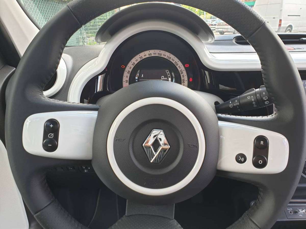Renault Twingo volante